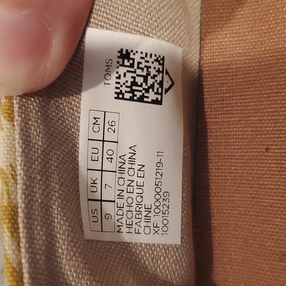 EUC TOMS Avalon slip on shoes - Picture 6 of 6